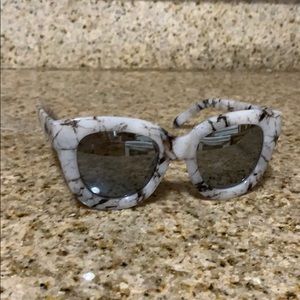 Quay marble sunglasses